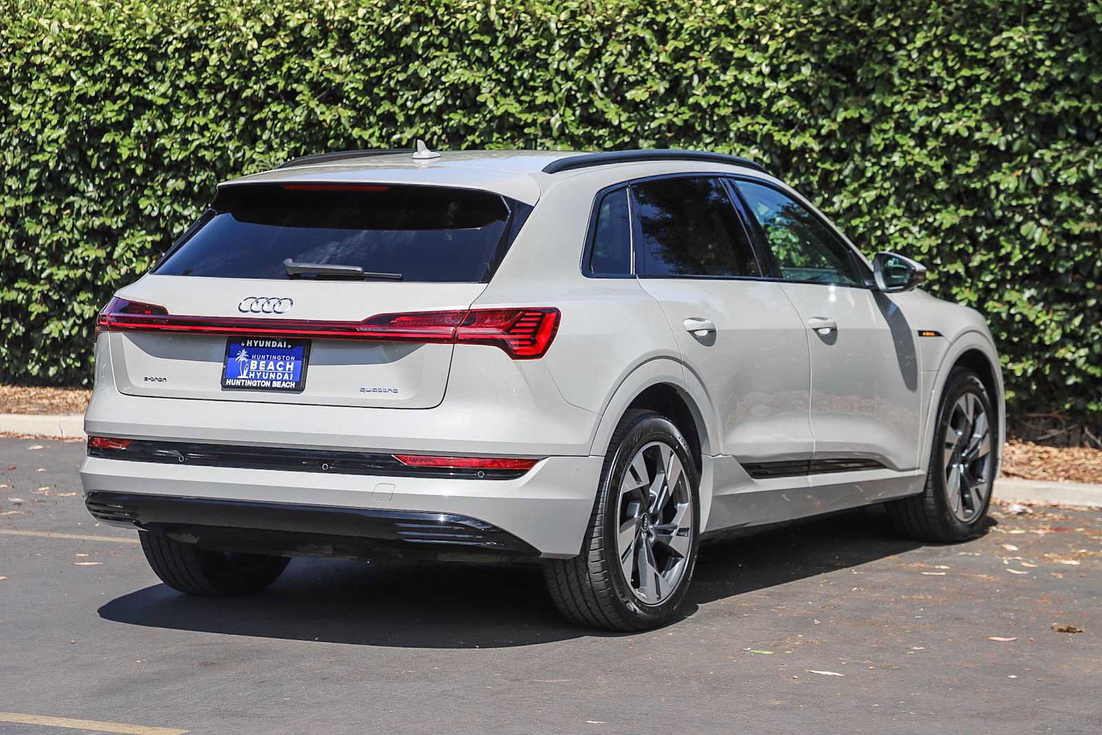 Used 2021 Audi e-tron Premium w/ Convenience Plus Package AWD/4WD image 6