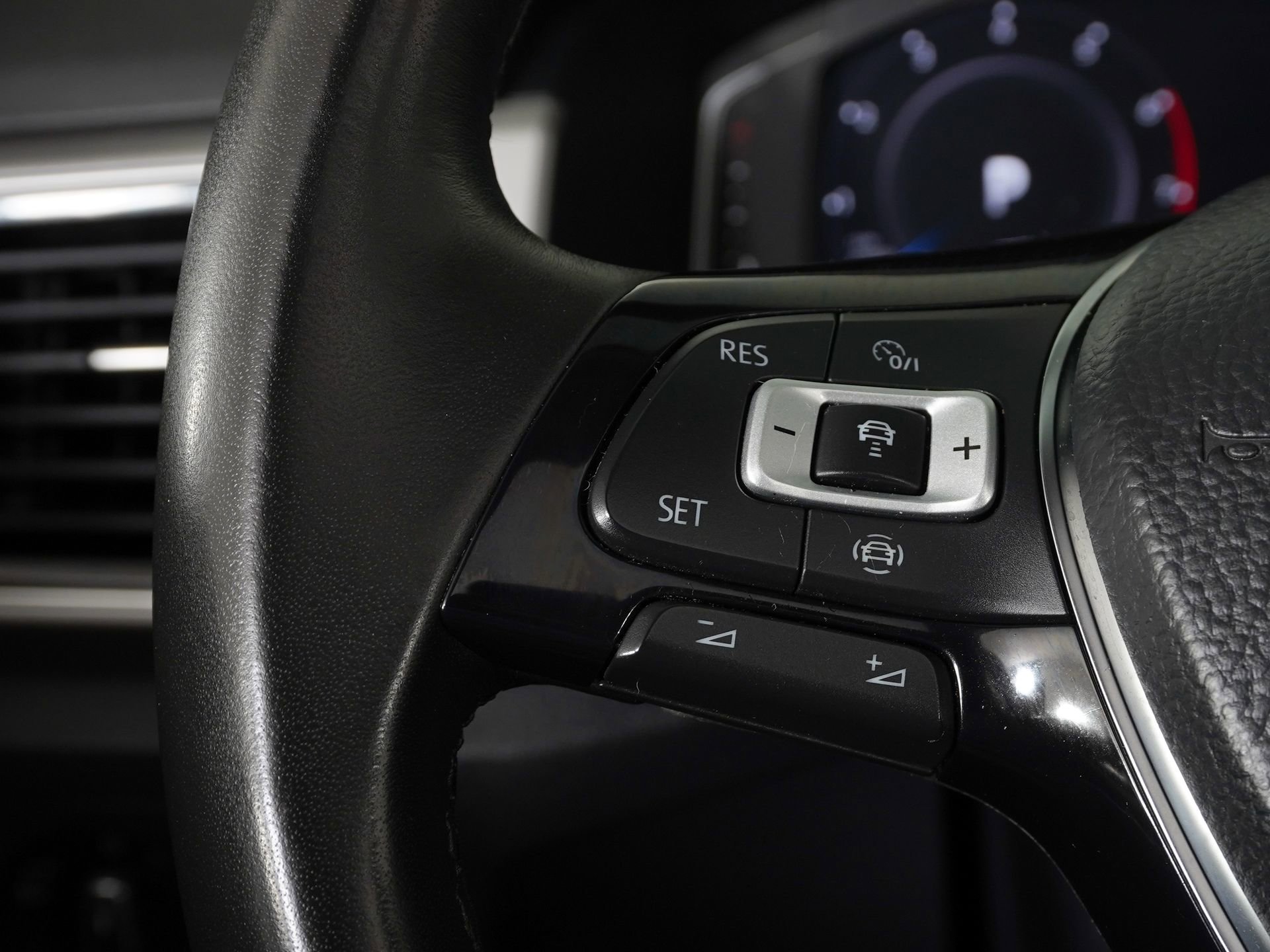 Used 2019 Volkswagen Atlas SEL FWD image 20