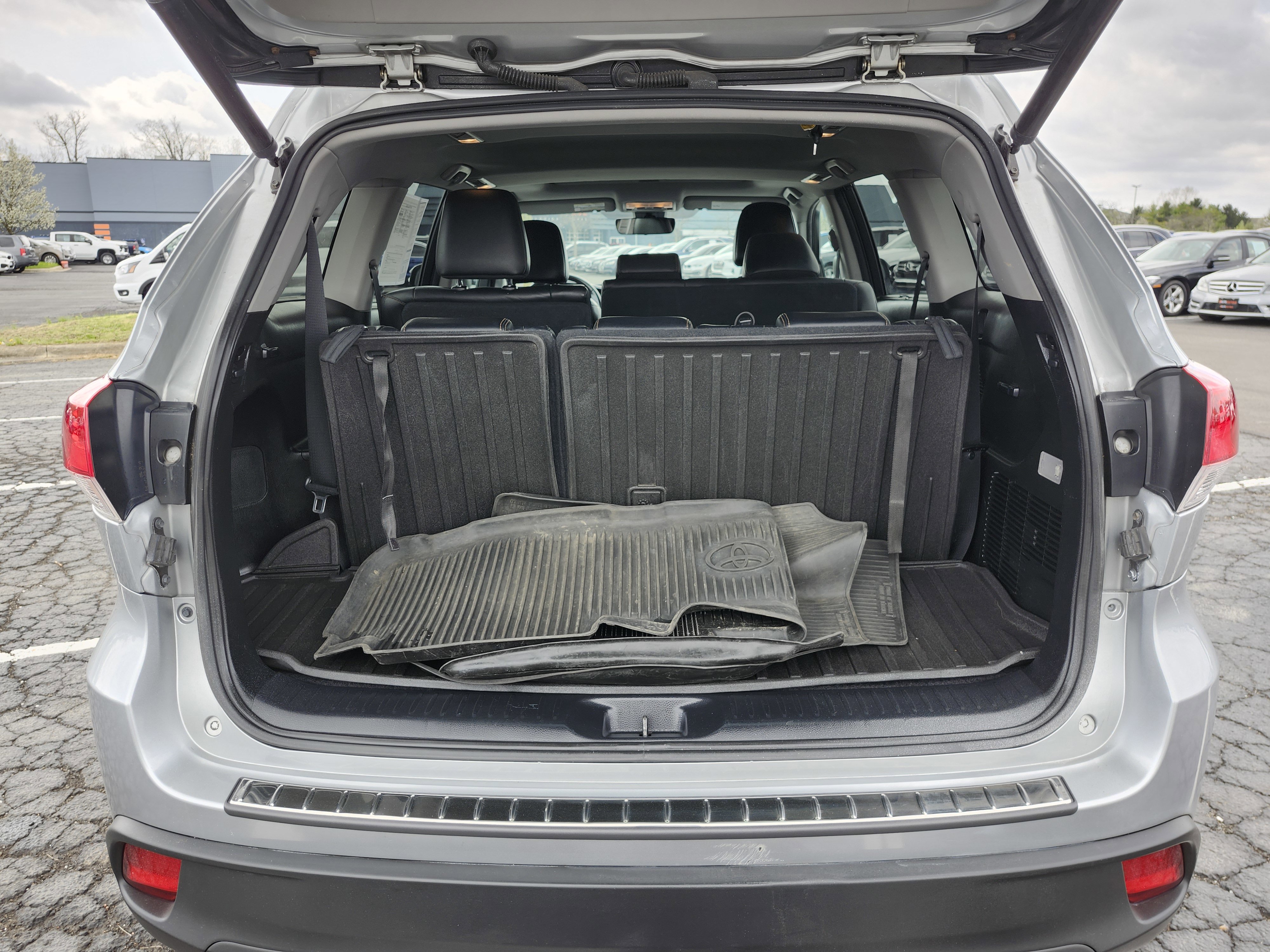 Used 2017 Toyota Highlander XLE image 26