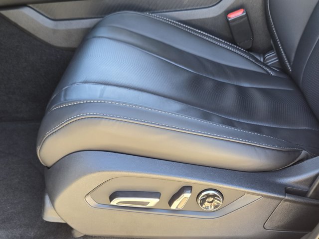 Certified 2026 Acura MDX w/ Technology Package FWD image 24