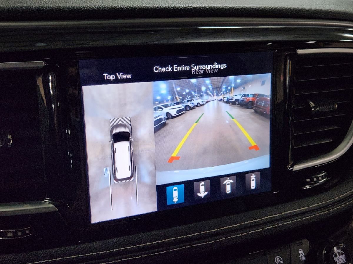 Used 2020 Chrysler Pacifica Limited w/ Advanced Safetytec Group image 38