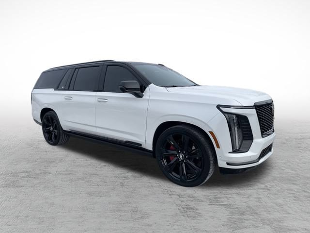 Used 2025 Cadillac Escalade ESV Sport Platinum image 3