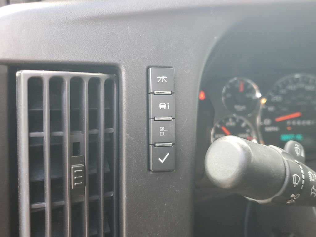 Used 2024 GMC Savana 2500 w/ Driver Convenience Package image 17