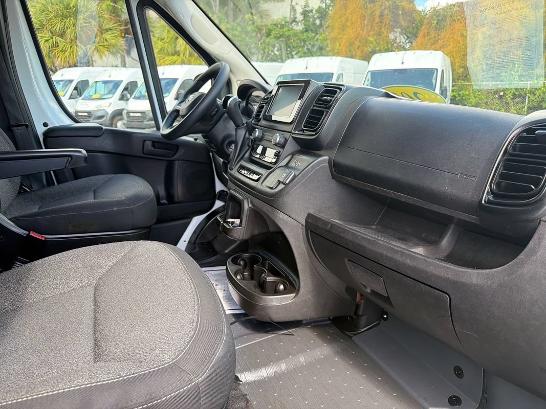 Used 2025 RAM ProMaster 2500 w/ Convenience Group FWD image 16