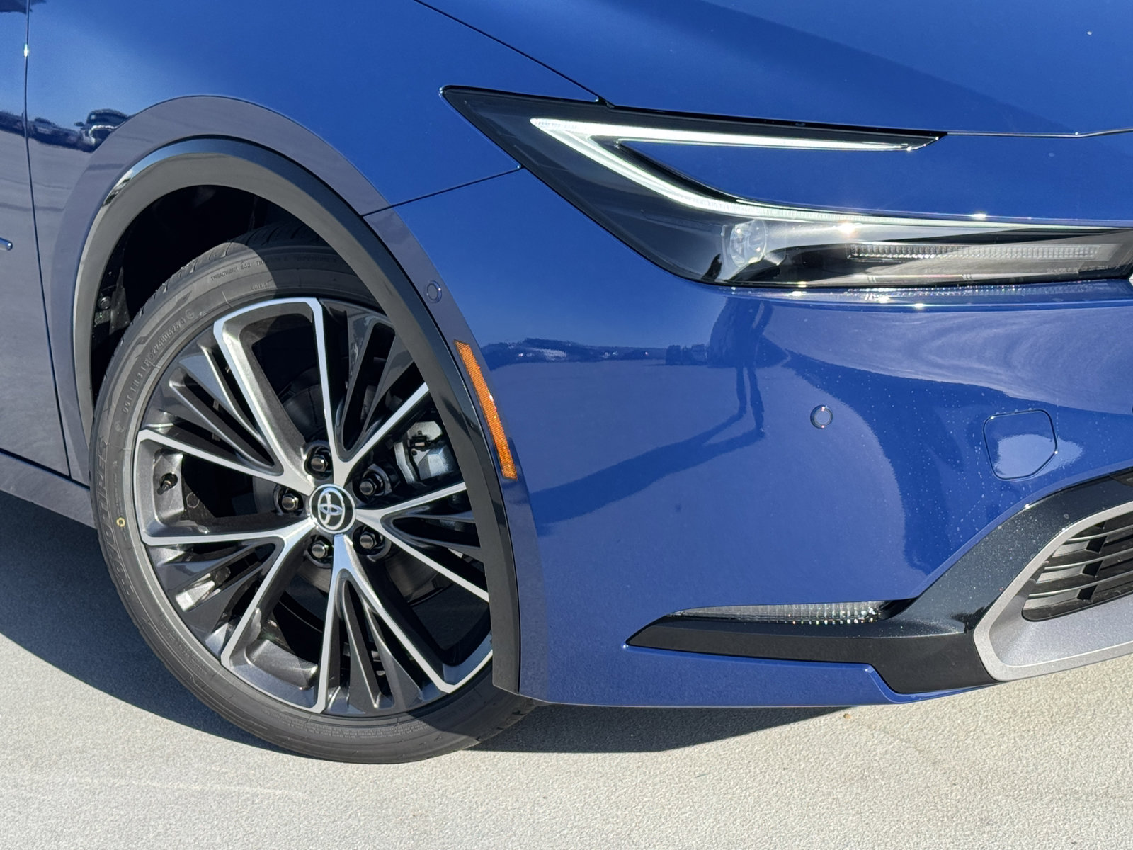 New 2026 Toyota Prius Limited FWD image 10