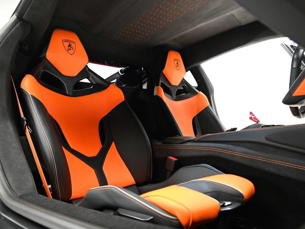 Used 2026 Lamborghini Revuelto AWD/4WD image 14