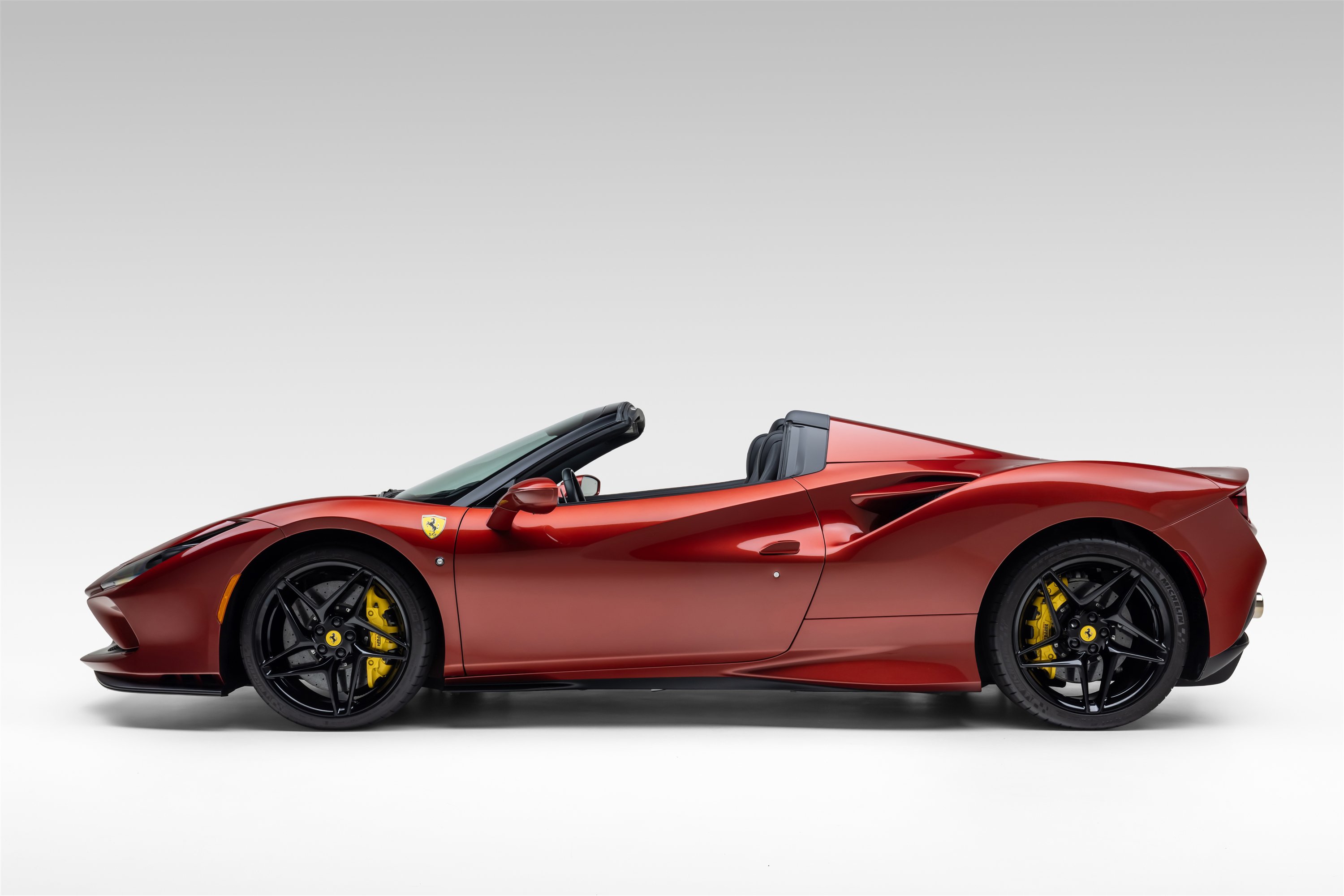 Certified 2022 Ferrari F8 Tributo RWD image 3