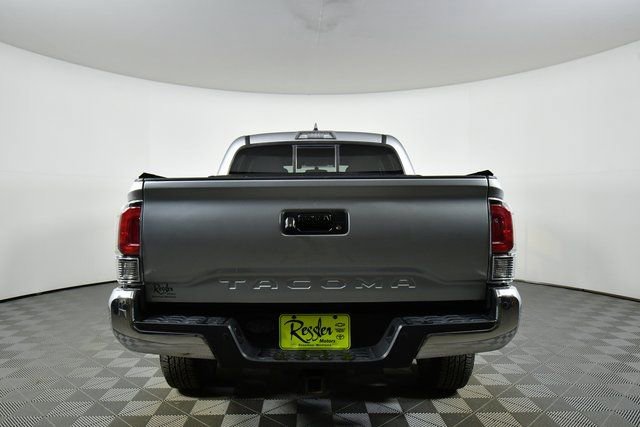 Used 2016 Toyota Tacoma SR5 w/ SR5 Appearance Package (DN) image 12