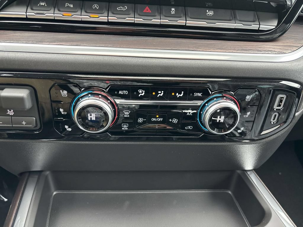 New 2026 GMC Sierra 1500 SLT w/ SLT Premium Package AWD/4WD image 15