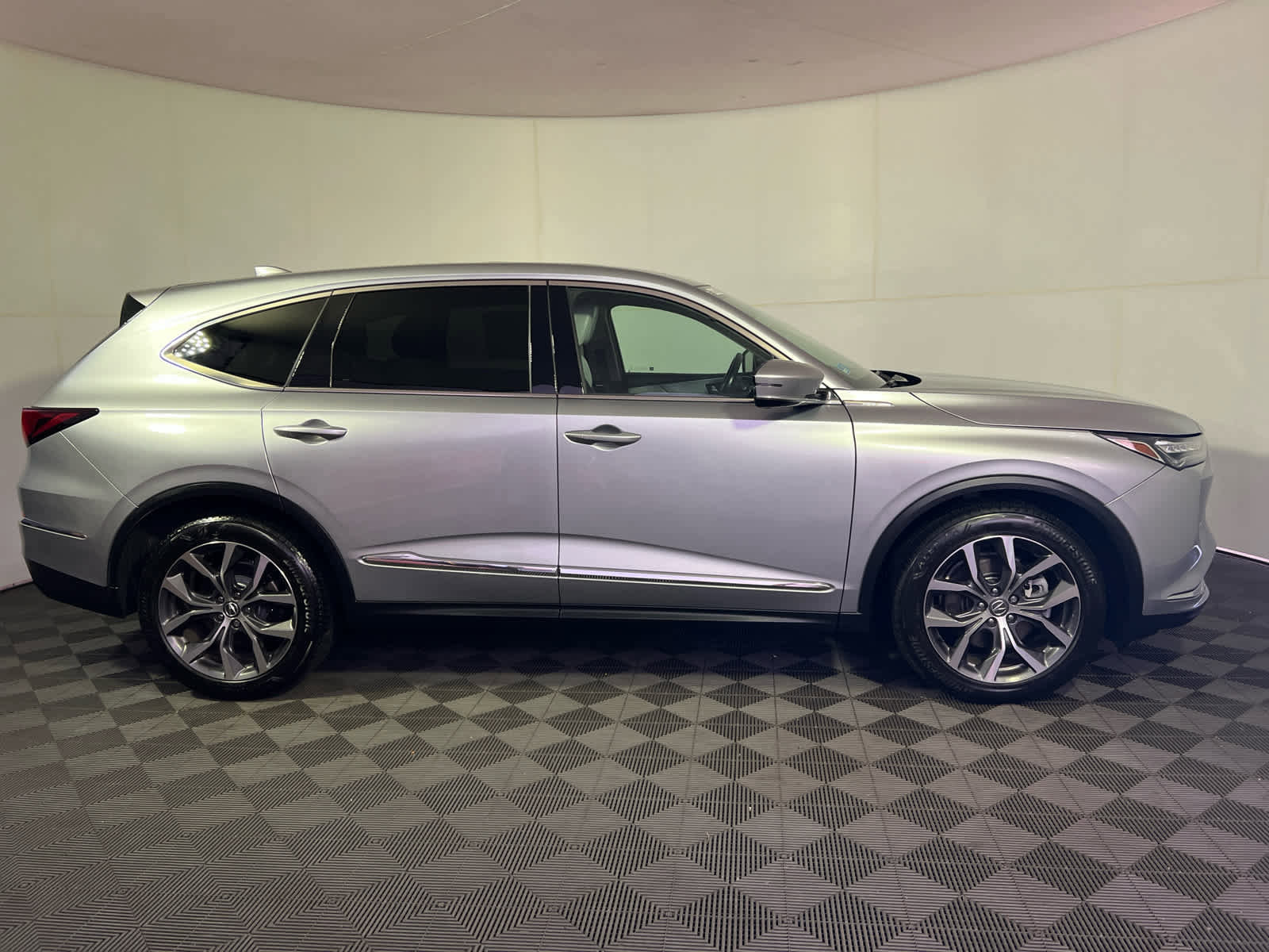 Certified 2023 Acura MDX SH-AWD w/ Technology Package image 8