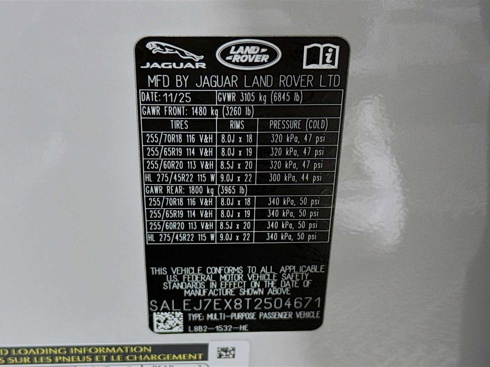 Used 2026 Land Rover Defender 110 S AWD/4WD image 32
