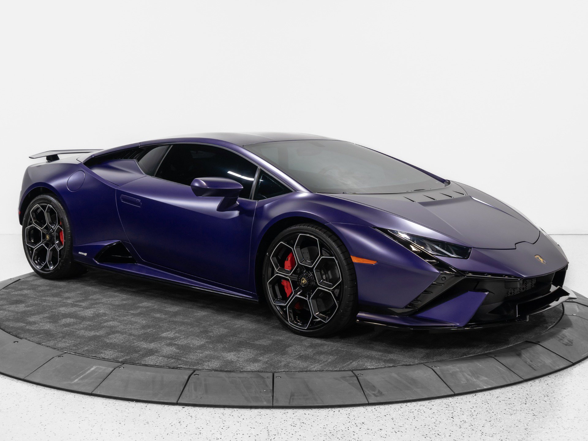 Used 2024 Lamborghini Huracan Tecnica RWD image 11