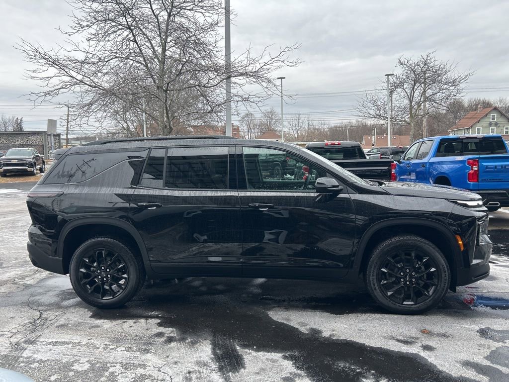 New 2026 Chevrolet Traverse LT w/ Midnight/Sport Edition image 3