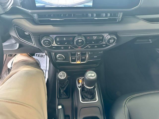 Used 2025 Jeep Wrangler Sahara w/ Safety Group image 12