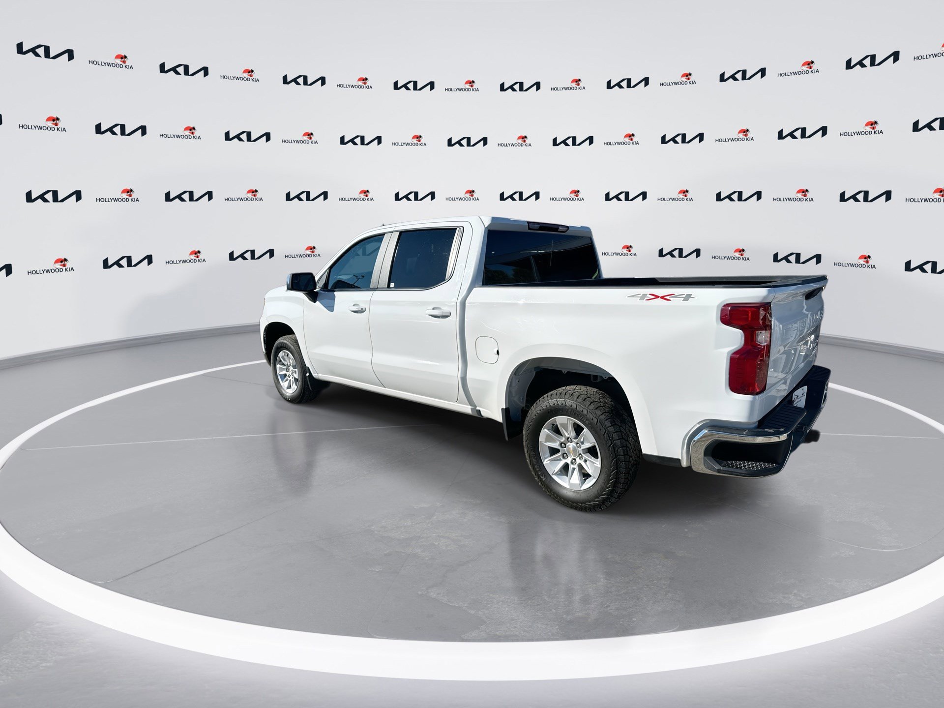 Used 2025 Chevrolet Silverado 1500 LT image 6
