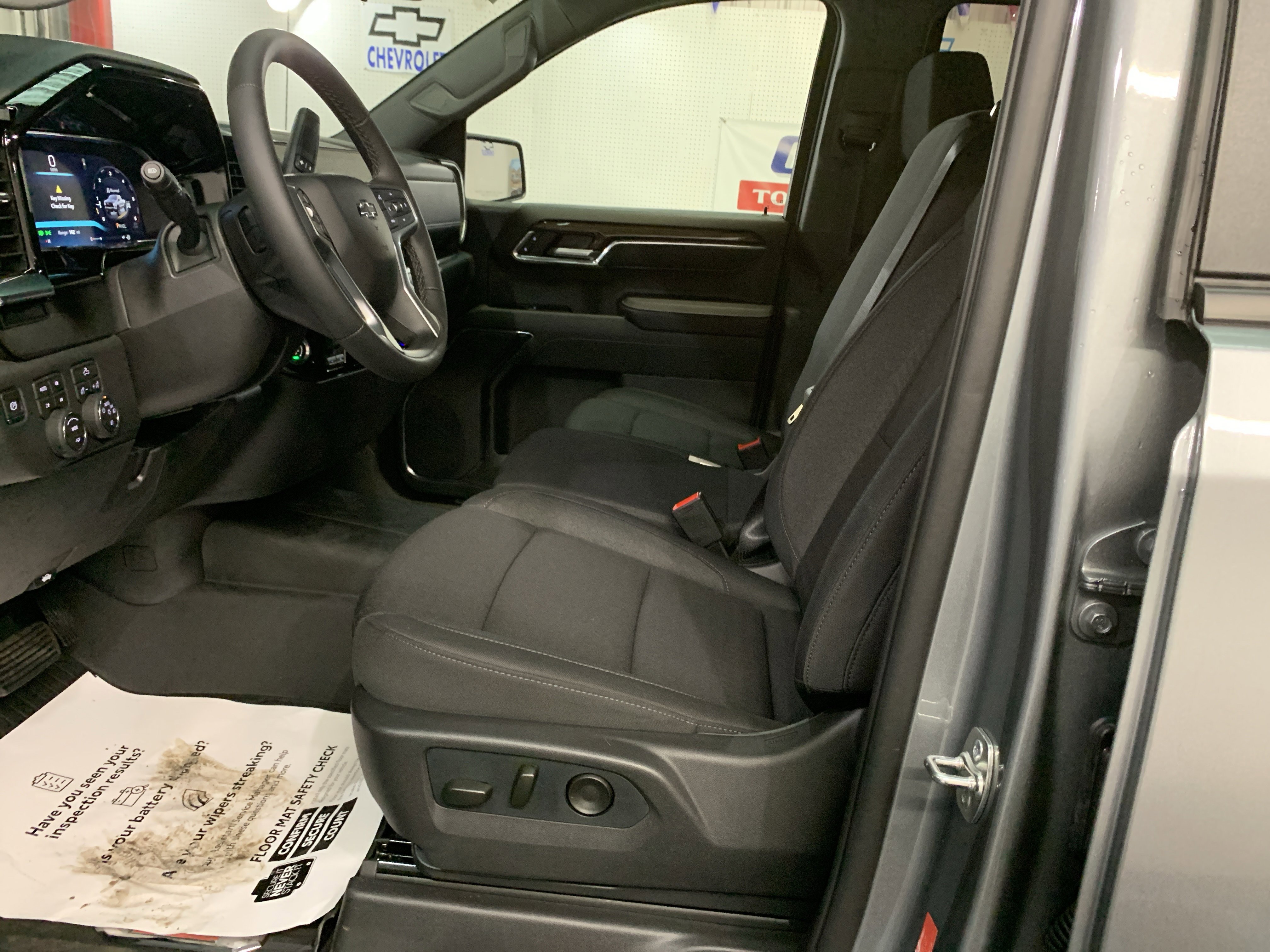 New 2026 Chevrolet Silverado 1500 LT Trail Boss w/ Dark Appearance Package image 10