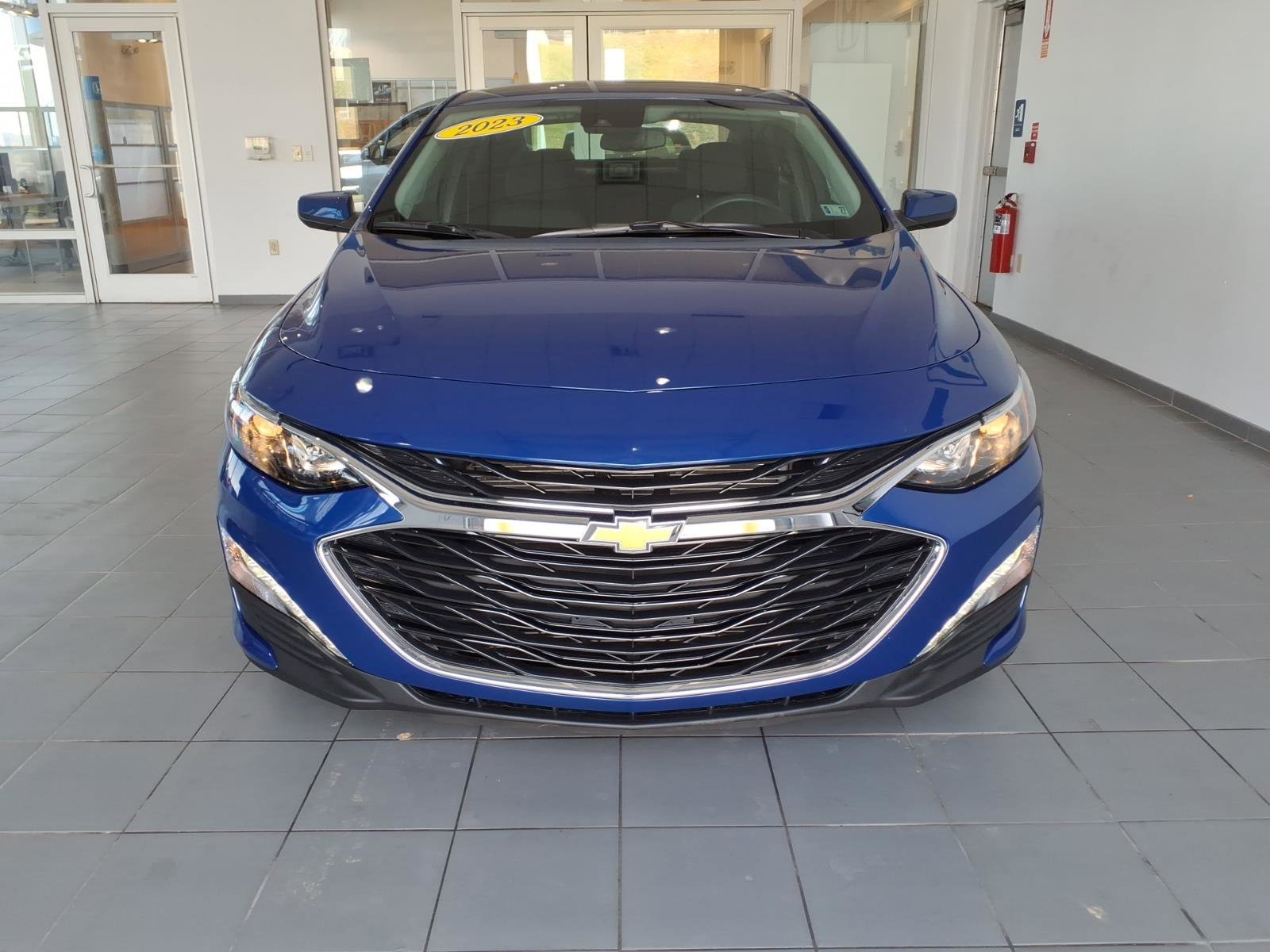 Used 2023 Chevrolet Malibu LT image 2