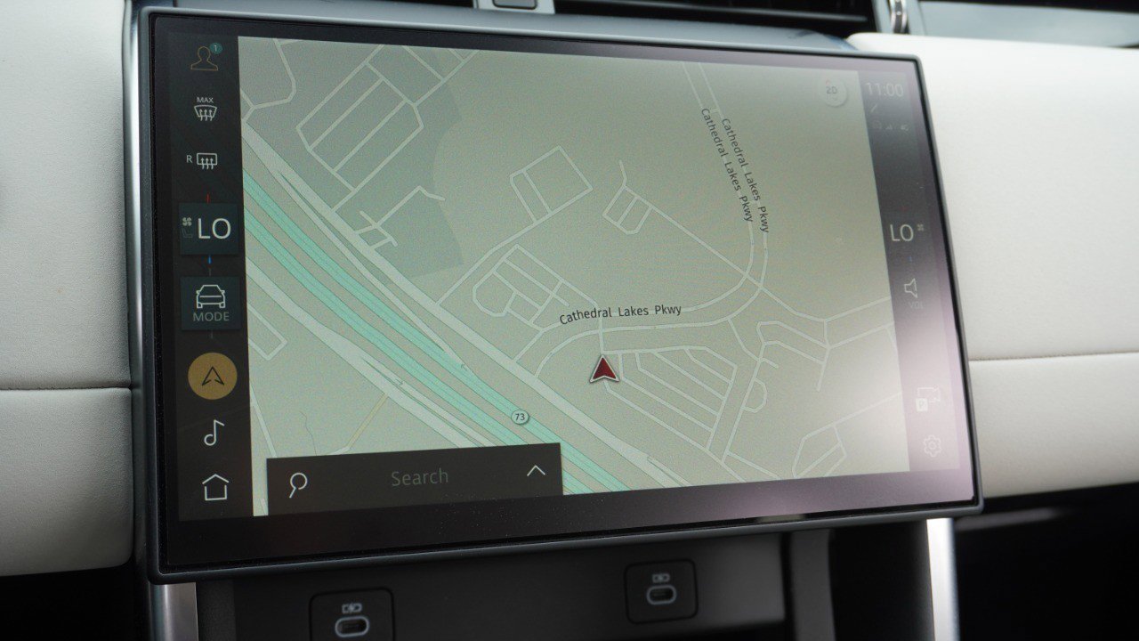 Used 2025 Land Rover Discovery Sport S image 18