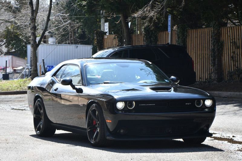 Used 2018 Dodge Challenger SRT w/ Technology Group image 8