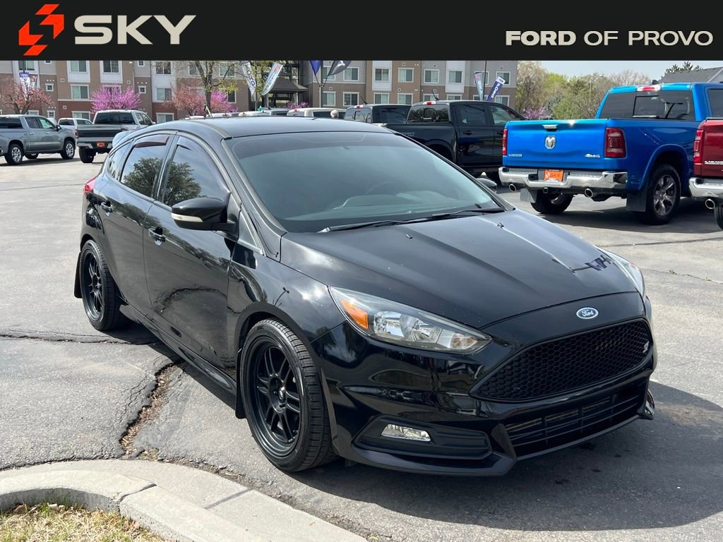 Used 2018 Ford Focus ST image 6