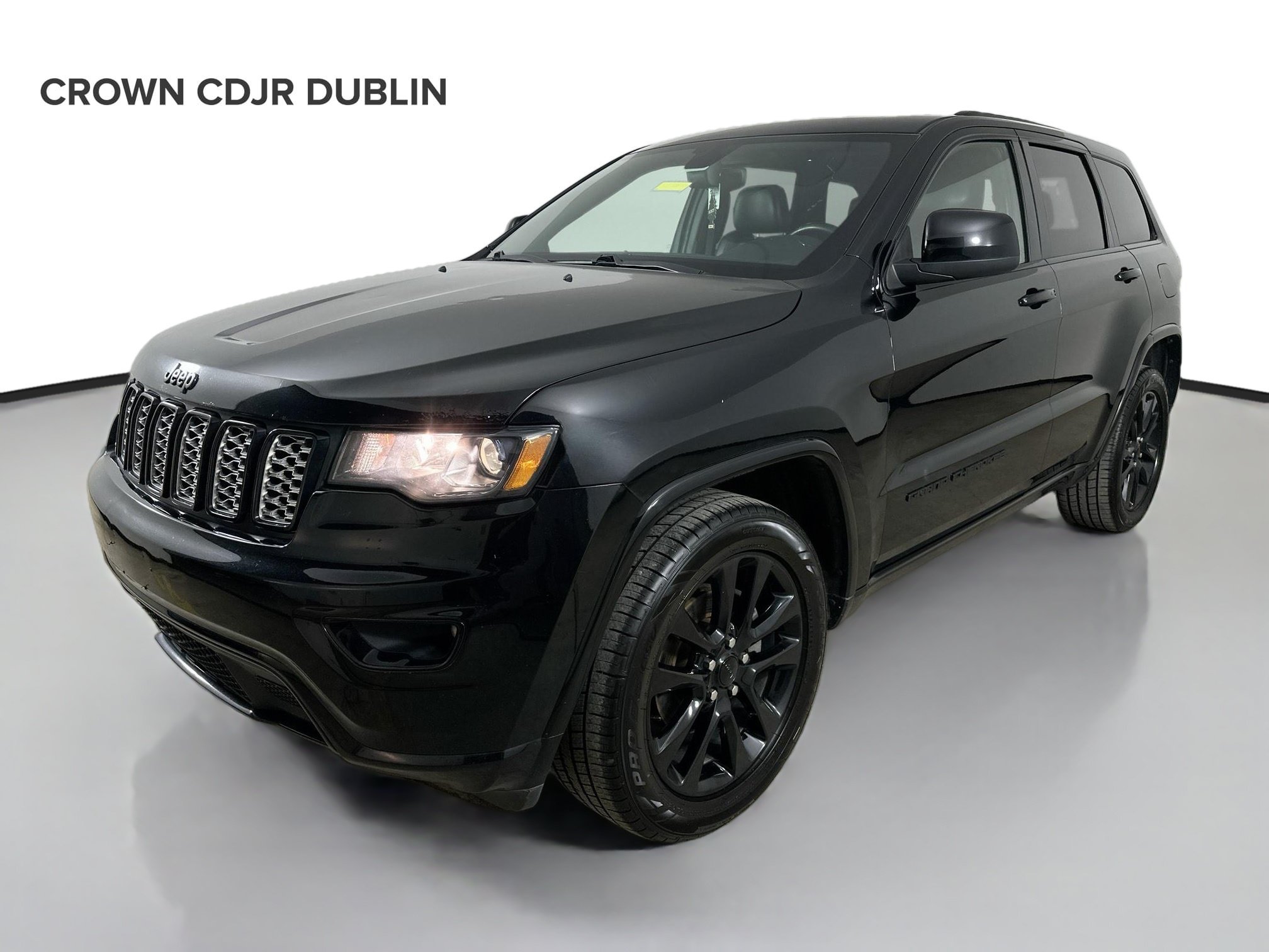 Used 2018 Jeep Grand Cherokee Altitude AWD/4WD image 1