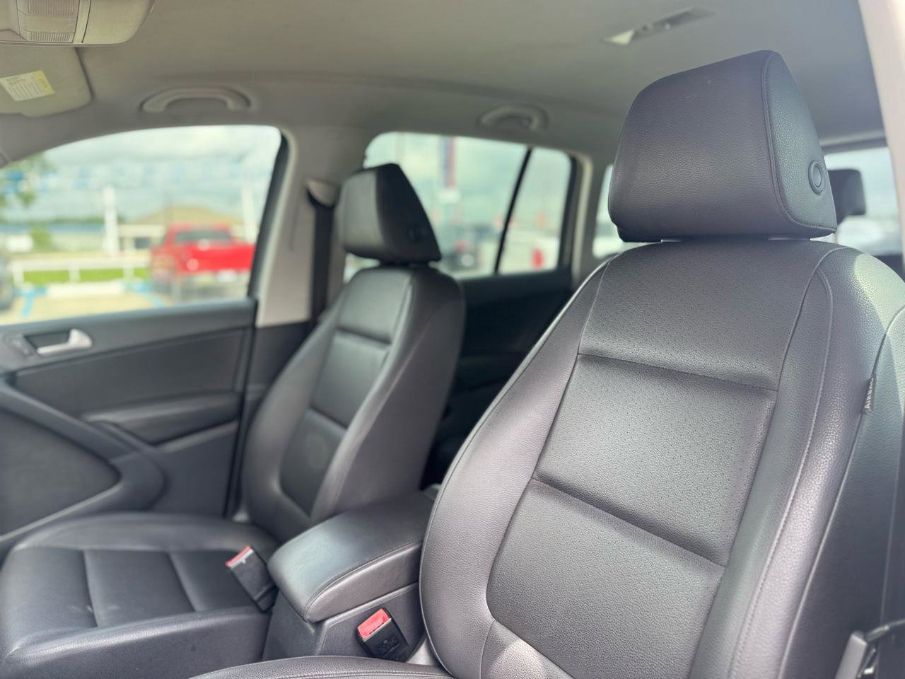 Used 2016 Volkswagen Tiguan S image 34