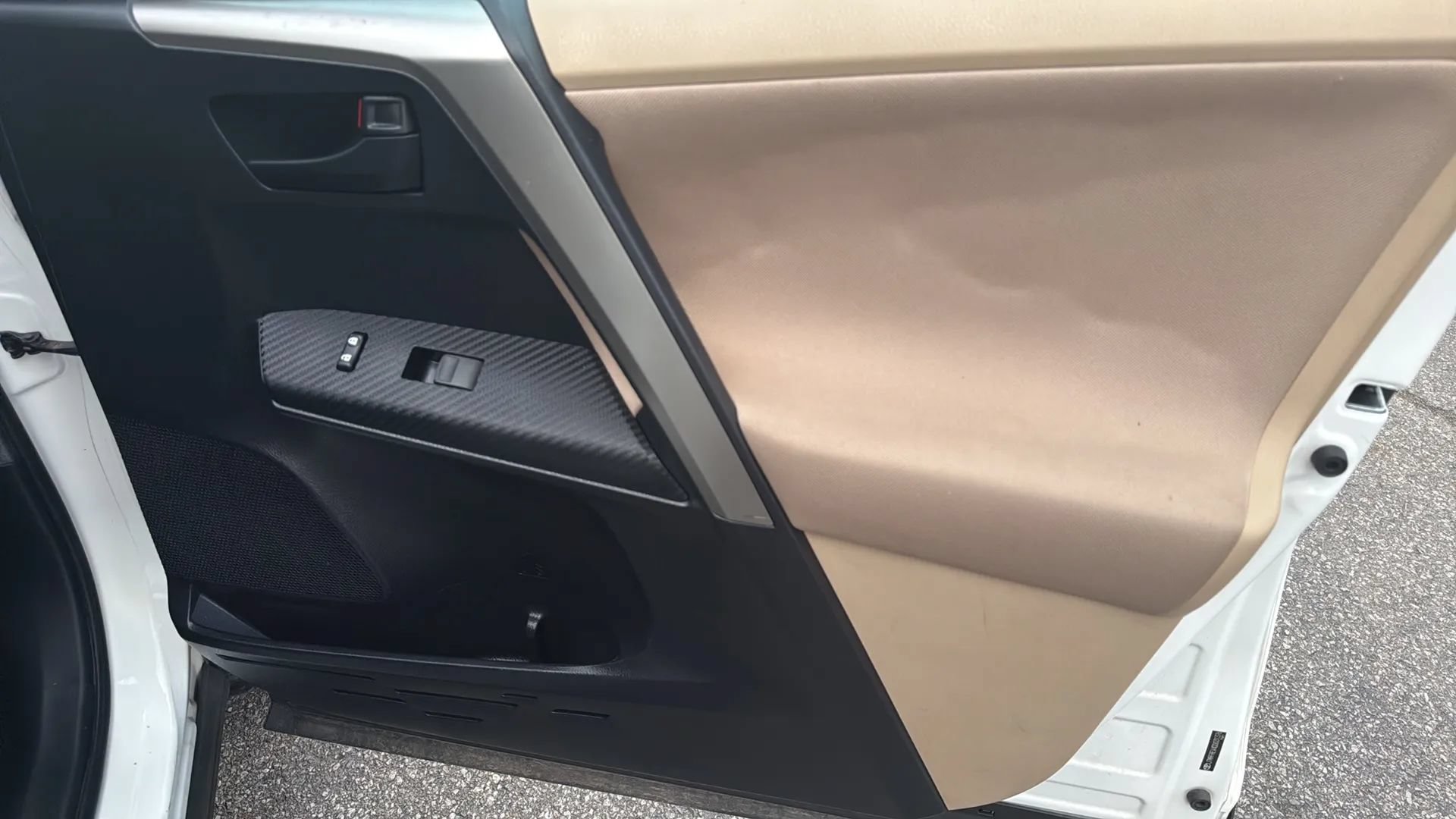Used 2013 Toyota RAV4 XLE AWD/4WD image 16
