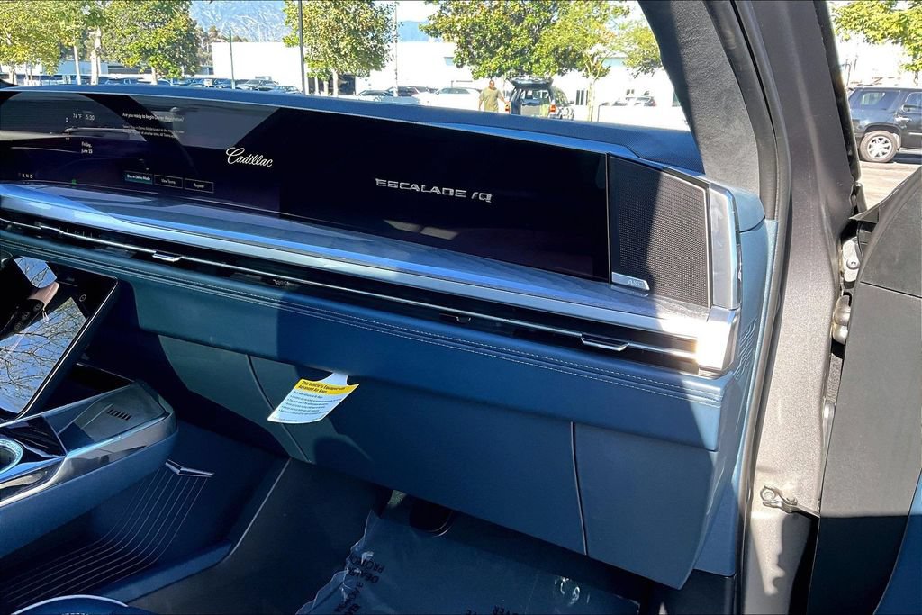 New 2026 Cadillac Escalade IQ Luxury 2 w/ LPO, Floor Liner Package AWD/4WD image 33