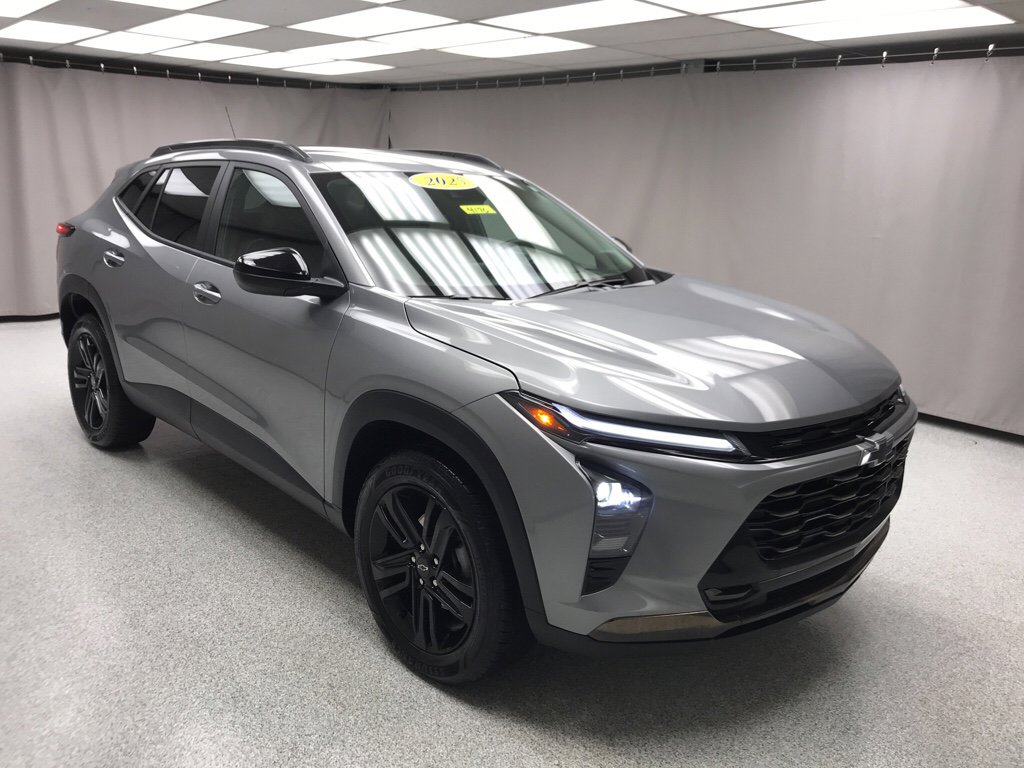 Used 2025 Chevrolet Trax ACTIV w/ Driver Confidence Package image 5