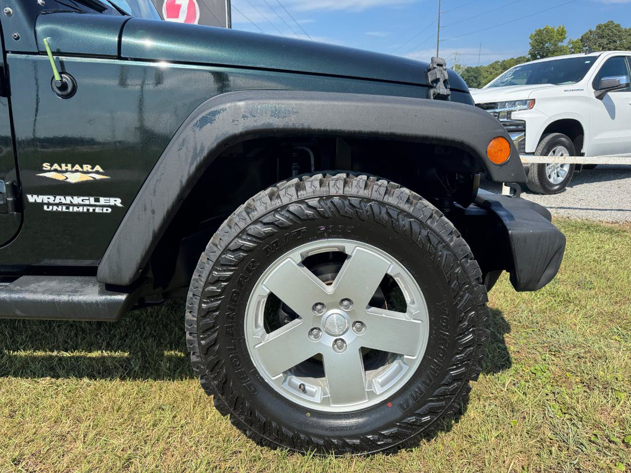 Used 2012 Jeep Wrangler Unlimited Sahara AWD/4WD image 8