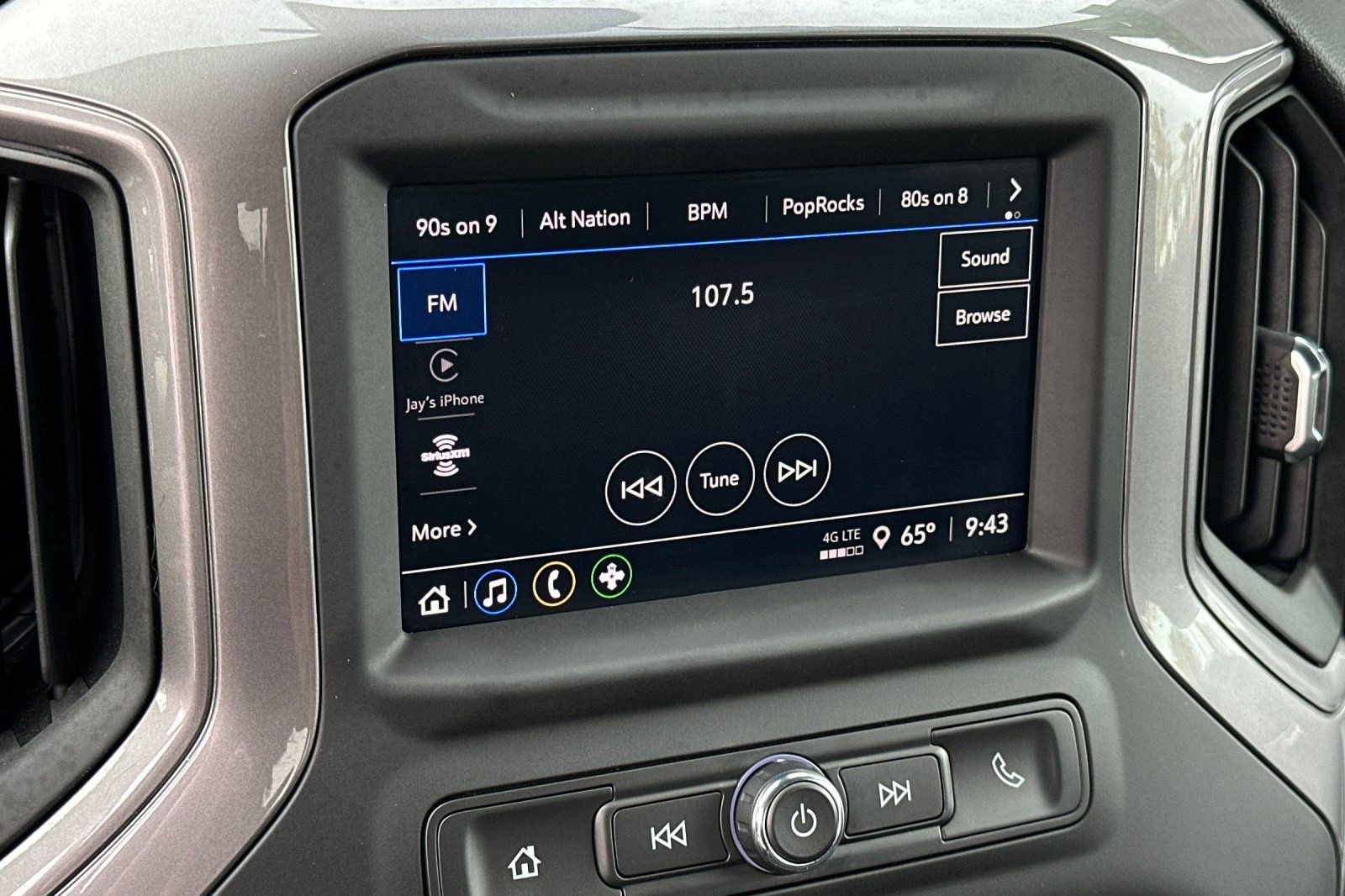 Used 2024 Chevrolet Silverado 1500 Custom image 24