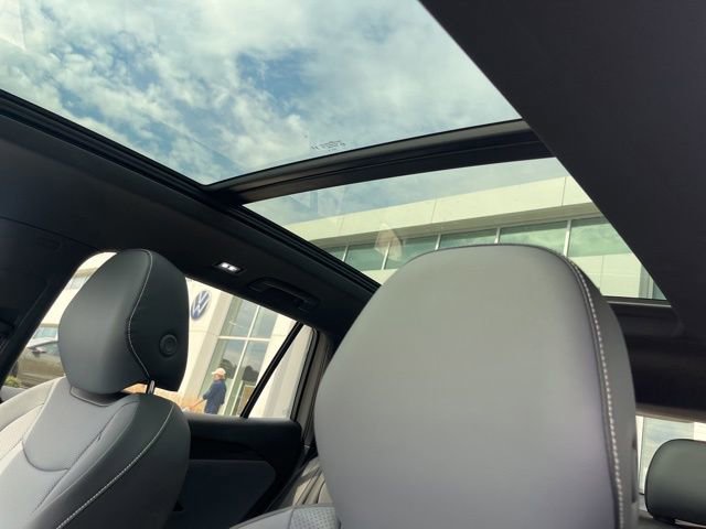 New 2026 Volkswagen Tiguan SE R-Line image 31