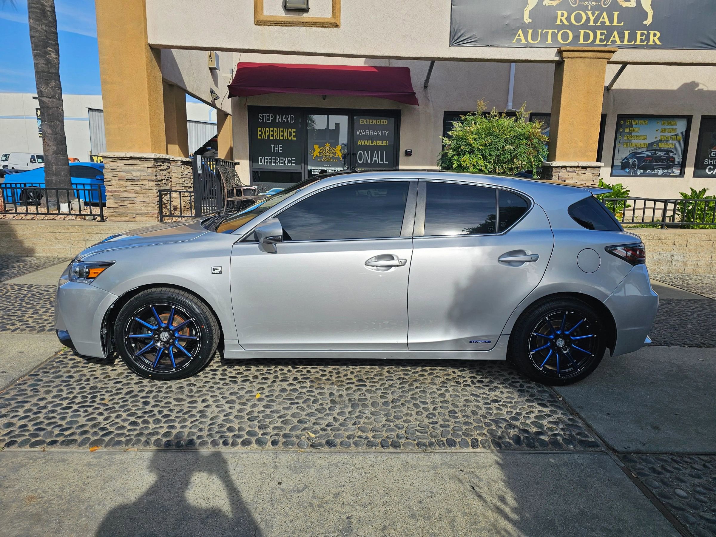 Used 2015 Lexus CT 200h w/ Navigation Package image 9