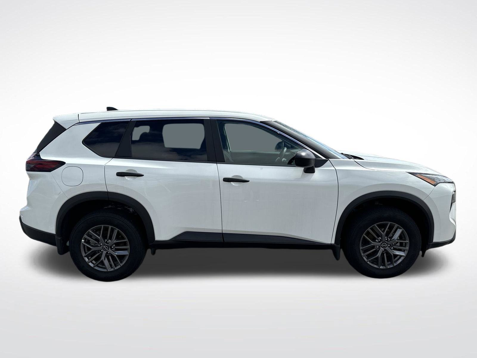 Used 2025 Nissan Rogue S AWD/4WD image 34