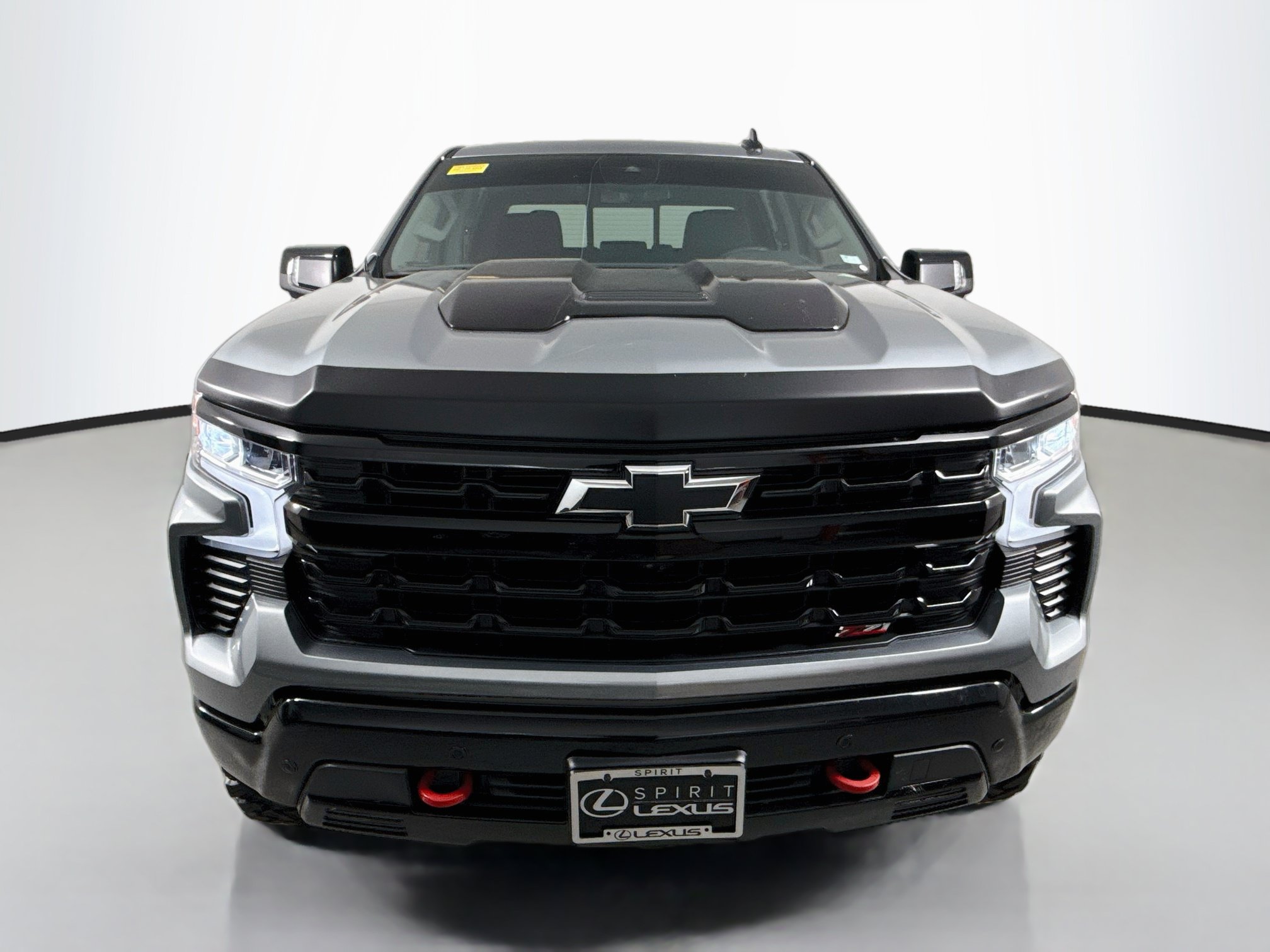 Used 2025 Chevrolet Silverado 1500 LT Trail Boss w/ Convenience Package II AWD/4WD image 2