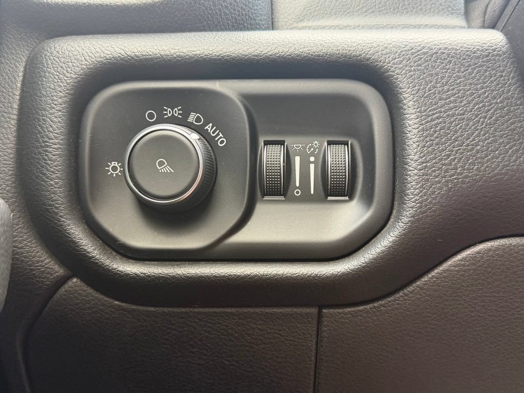 Used 2019 RAM 2500 Tradesman AWD/4WD image 21