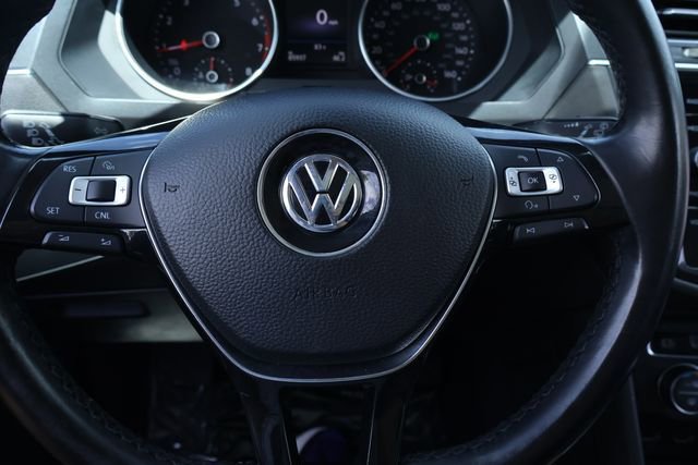 Used 2018 Volkswagen Tiguan SE w/ Panoramic Sunroof Package FWD image 23