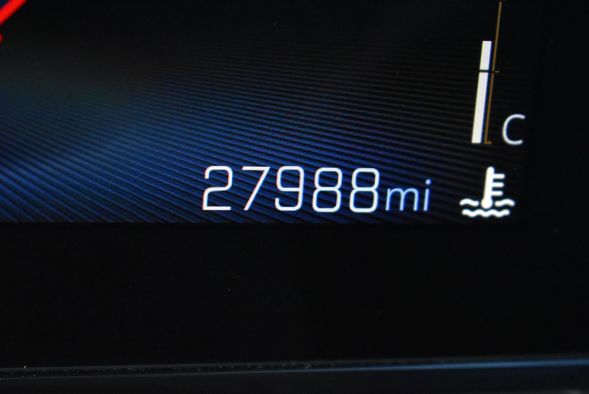 Used 2025 Chevrolet Trax LT w/ LT Convenience Package FWD image 32