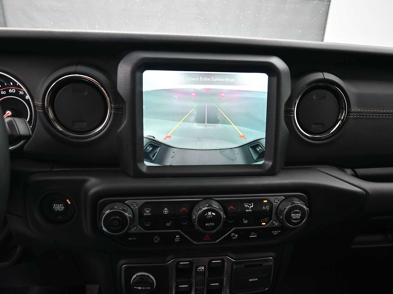 Used 2022 Jeep Gladiator Overland AWD/4WD image 14