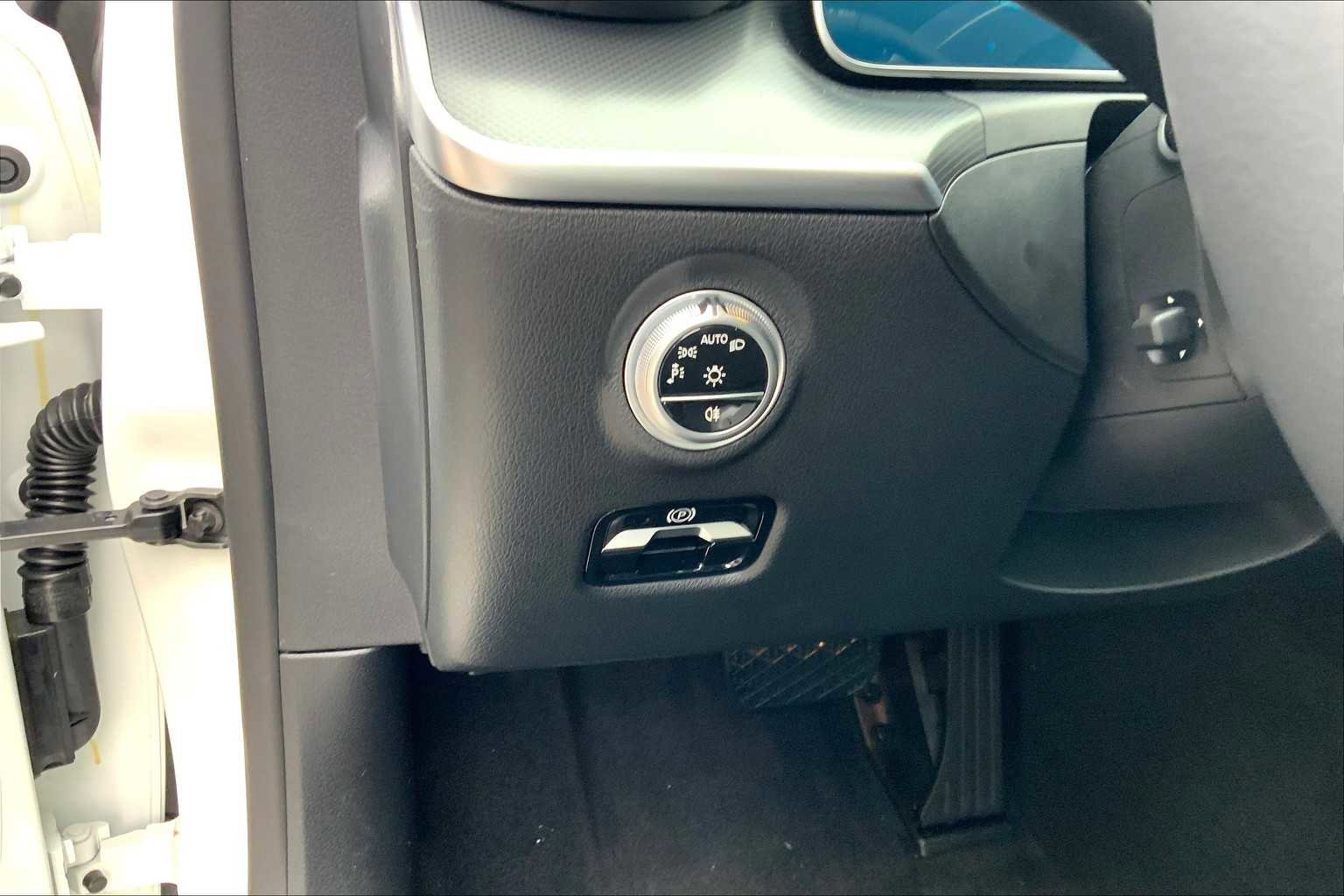 Certified 2025 Mercedes-Benz C 300 Sedan image 11