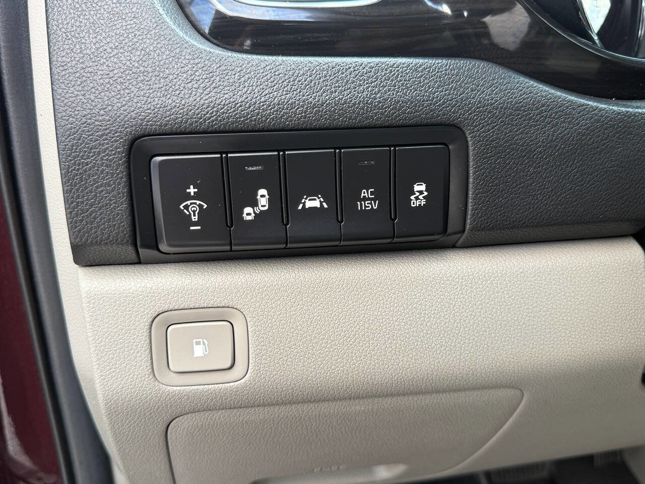 Used 2020 Kia Sedona SX image 15