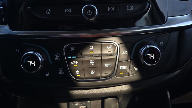 Used 2021 Chevrolet Traverse Premier image 30