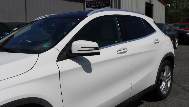 Used 2020 Mercedes-Benz GLA 250 4MATIC w/ Premium Package image 4