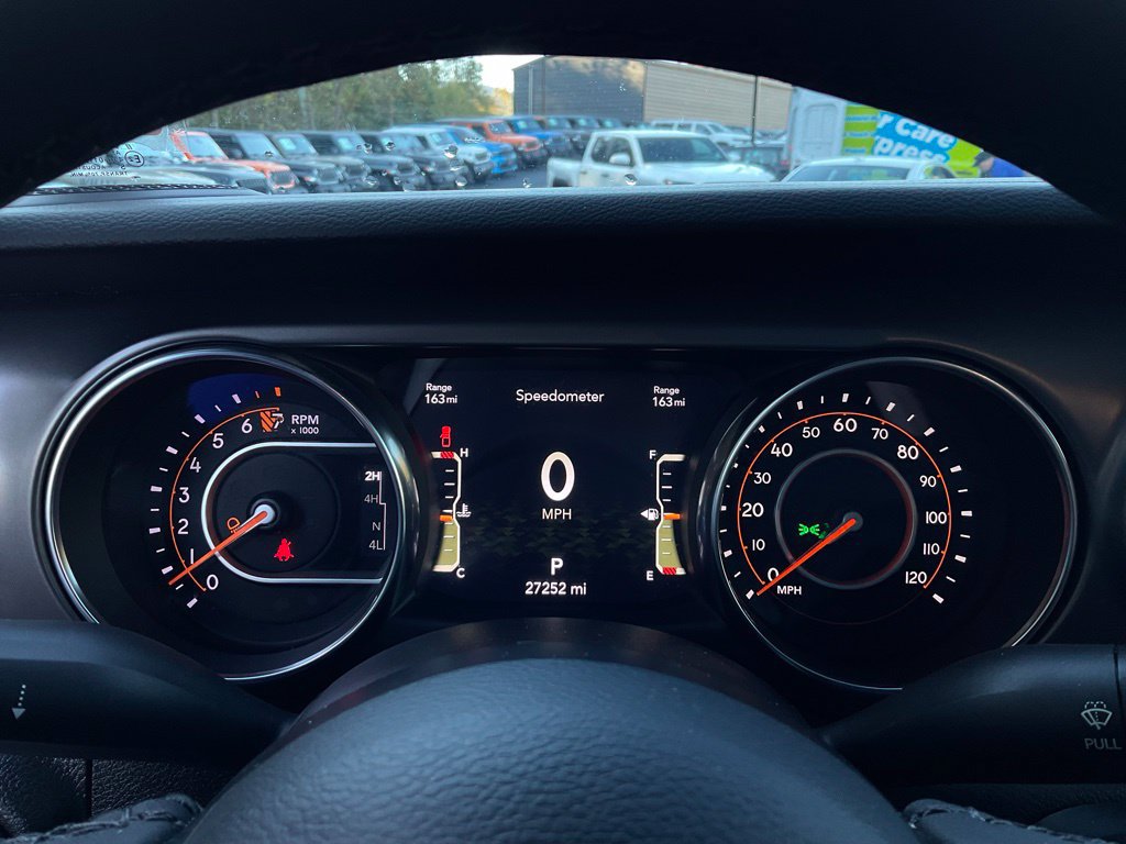 Used 2023 Jeep Gladiator Sport AWD/4WD image 14