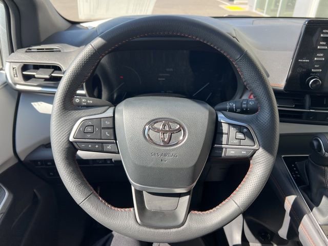 Used 2024 Toyota Sienna XSE image 19