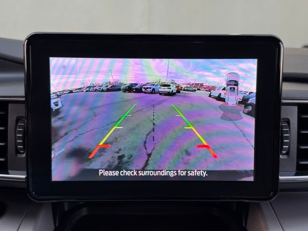 Used 2023 Ford Explorer XLT w/ Equipment Group 202A image 23