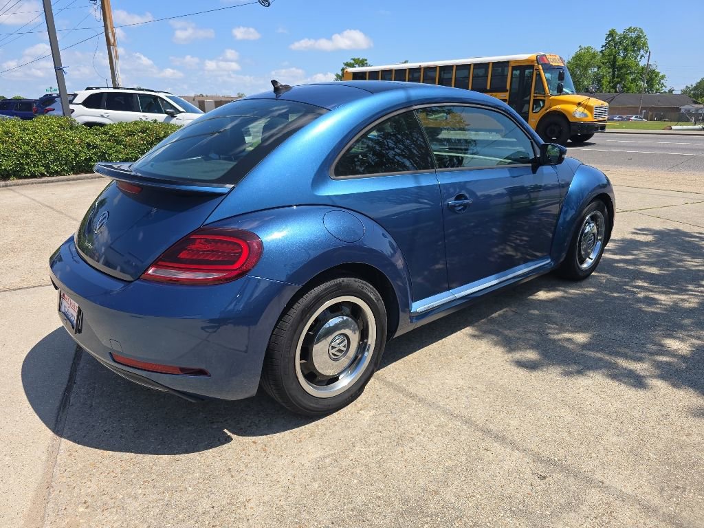 Used 2018 Volkswagen Beetle 2.0T FWD image 6