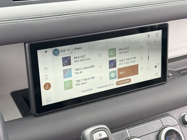 Used 2023 Land Rover Defender 90 SE image 10