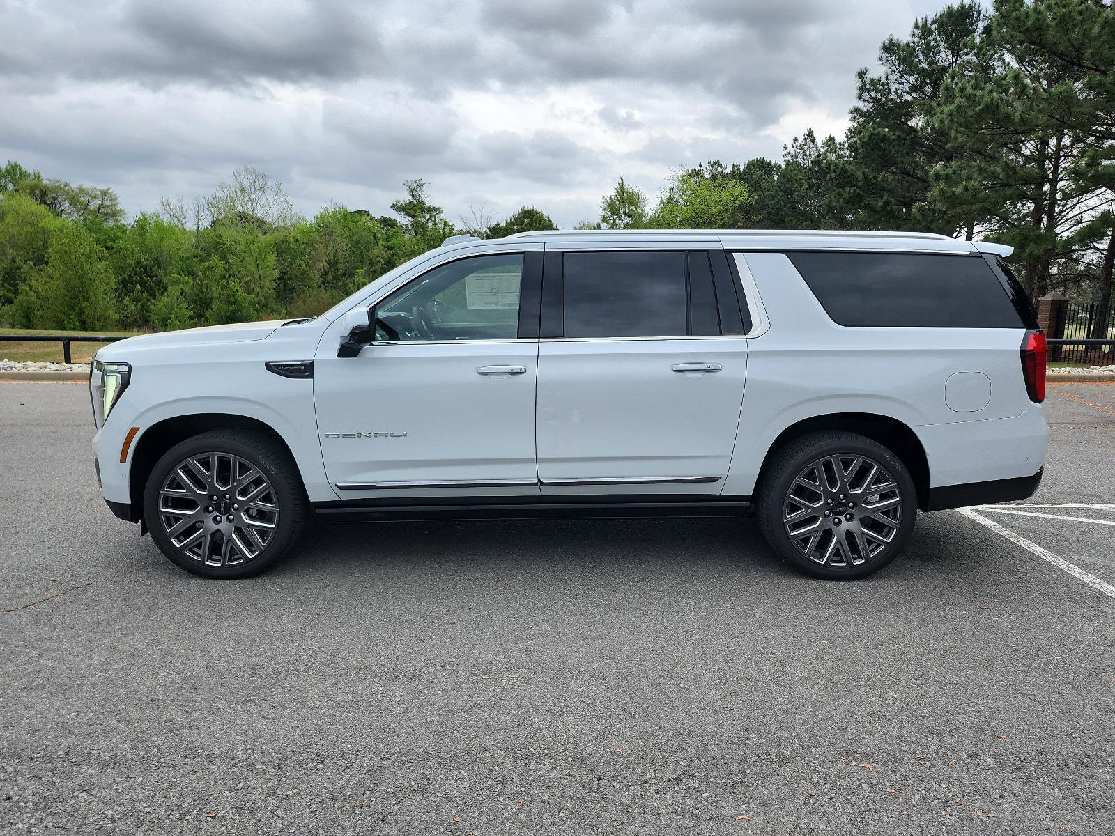 New 2026 GMC Yukon XL Denali Ultimate image 2
