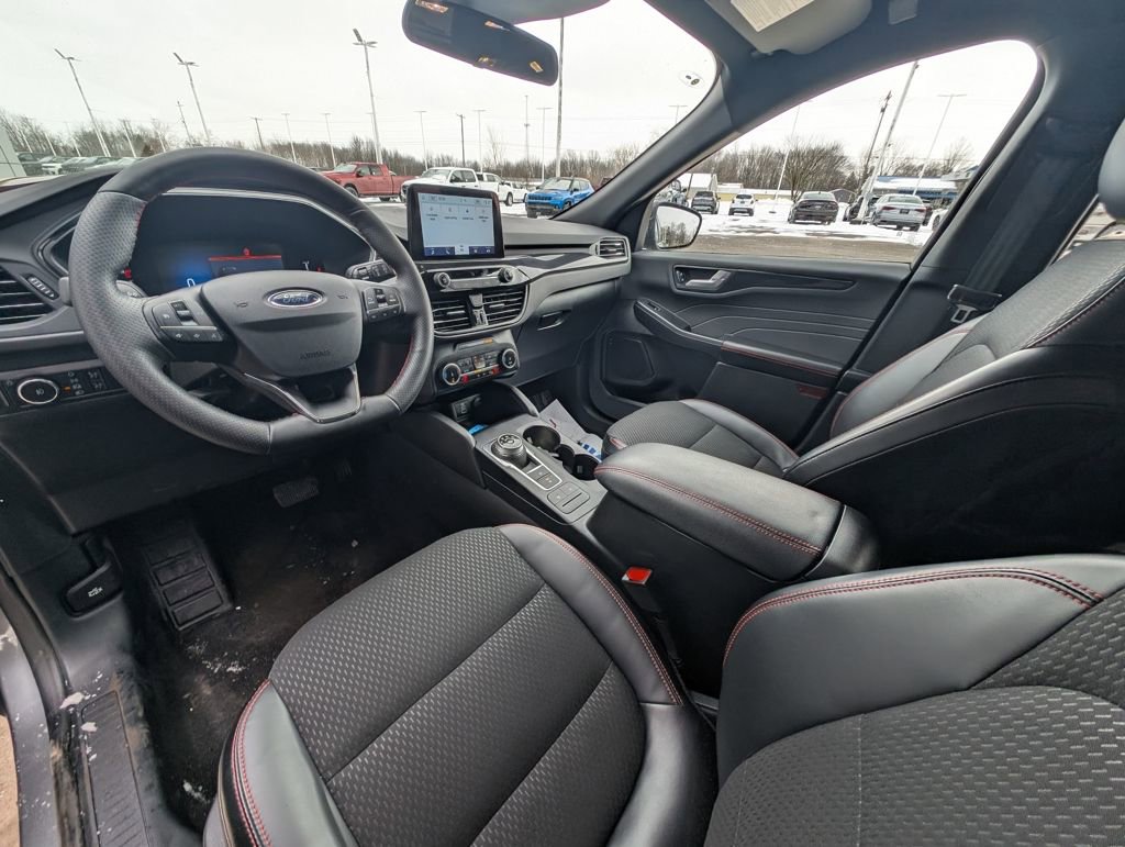 Used 2025 Ford Escape ST-Line Select image 12